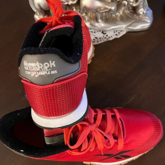 Reebok Red/Grey 94RE-1L Classic LTR CONCEPT SAMPLE 005 sneaker shoes Sz 7 - Picture 6 of 9